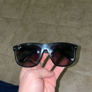 Ray Ban RB4147 black